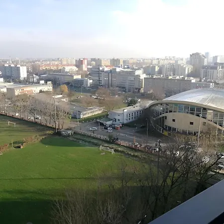 Διαμέρισμα Sunny Free Parking Beauty Balcony View, 3 Towers Μπρατισλάβα