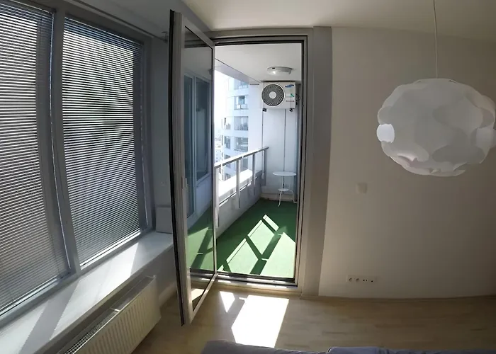 Διαμέρισμα Sunny Free Parking Beauty Balcony View, 3 Towers