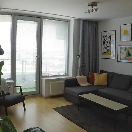 Sunny Free Parking Beauty Balcony View, 3 Towers شقة براتسيلافا