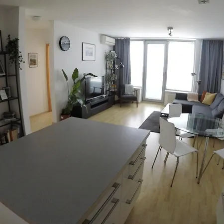 Sunny Free Parking Beauty Balcony View, 3 Towers 아파트