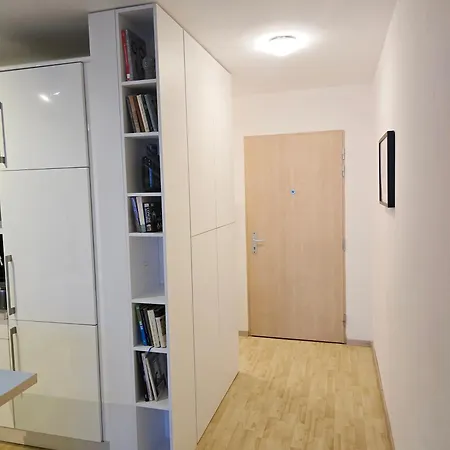 Sunny Free Parking Beauty Balcony View, 3 Towers Apartamento Bratislava